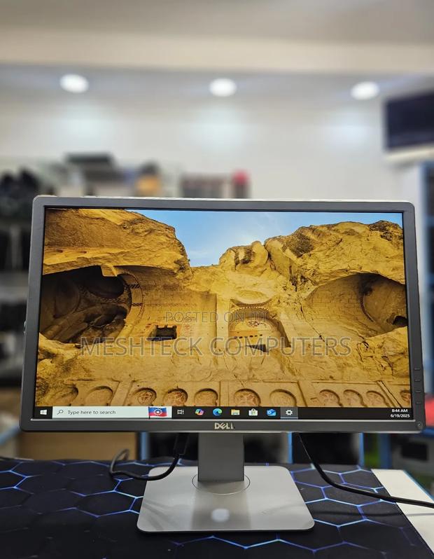Dell P2314ht 23.5 Inch Monitor - thumbnail 2