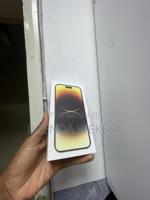 New Apple iPhone 14 Pro 256 GB Gold - main view
