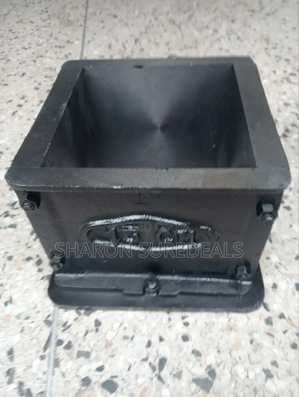 High Quality Cast Iron Cube Moulds