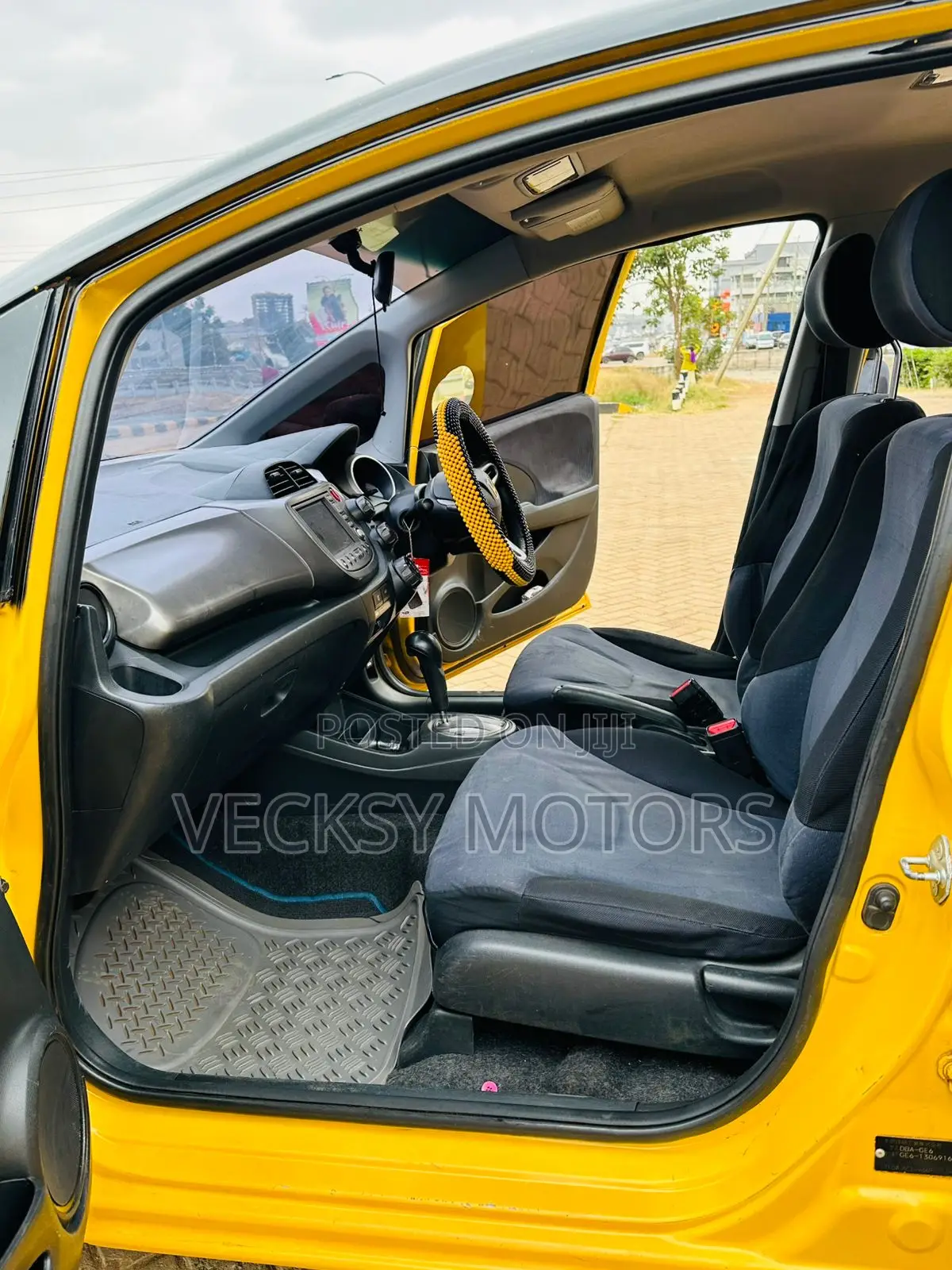 Honda Fit 2010 Yellow