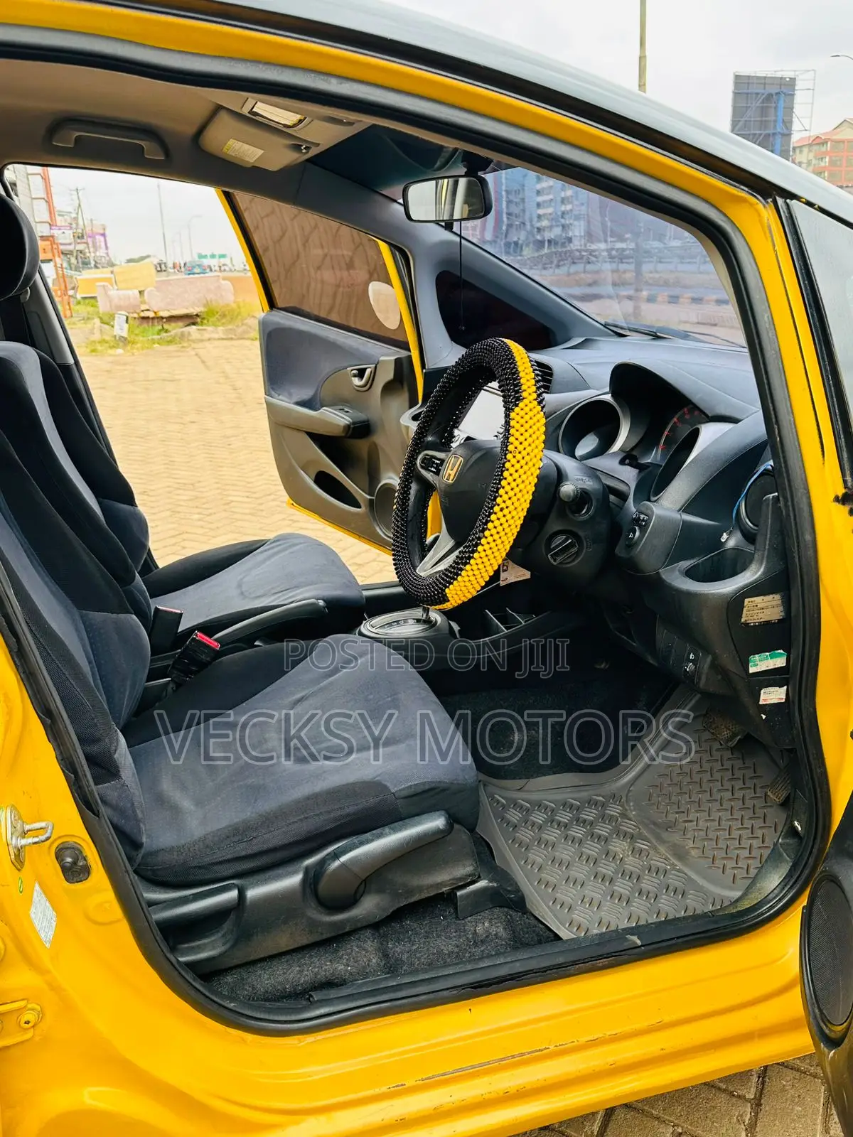 Honda Fit 2010 Yellow