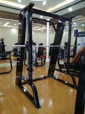 Compact Smith Machine – Full-Body Strength Training Unit - thumbnail 2