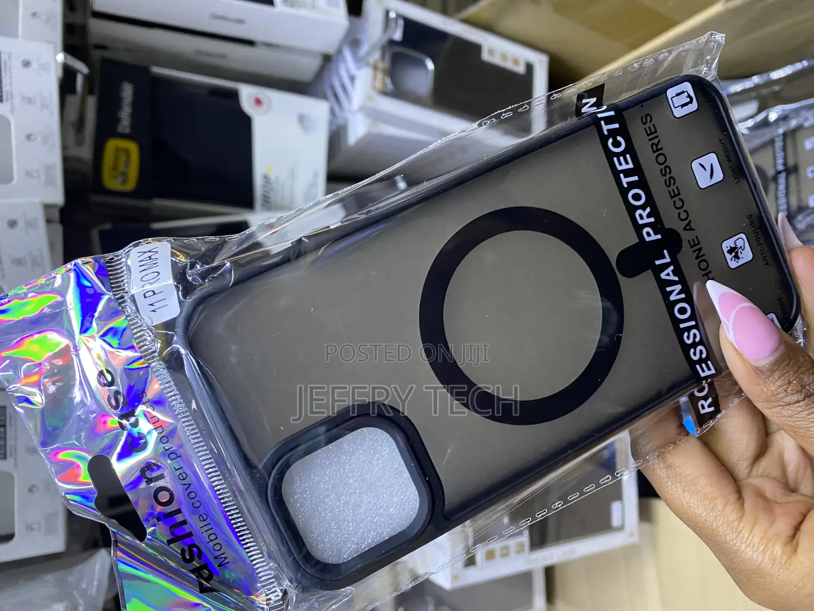 Annuk iPhone 11 Pro Max Magsafe Translucent Matte Case