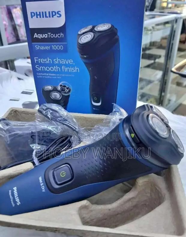 3-Head Philips Shaver - main view