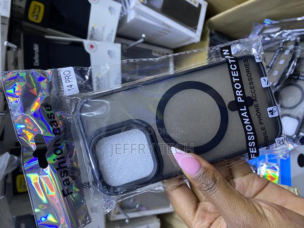 Torras iPhone 14 Pro Translucent Matte Magsafe Case - thumbnail 2