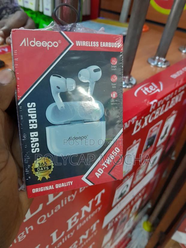 Bluetooth Wireless Earbuds - main view