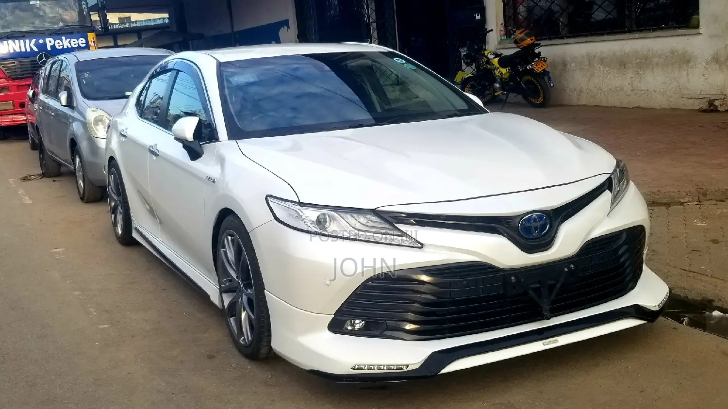 Toyota Camry 2018 White