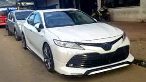 Toyota Camry 2018 White