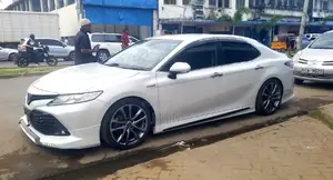 Toyota Camry 2018 White