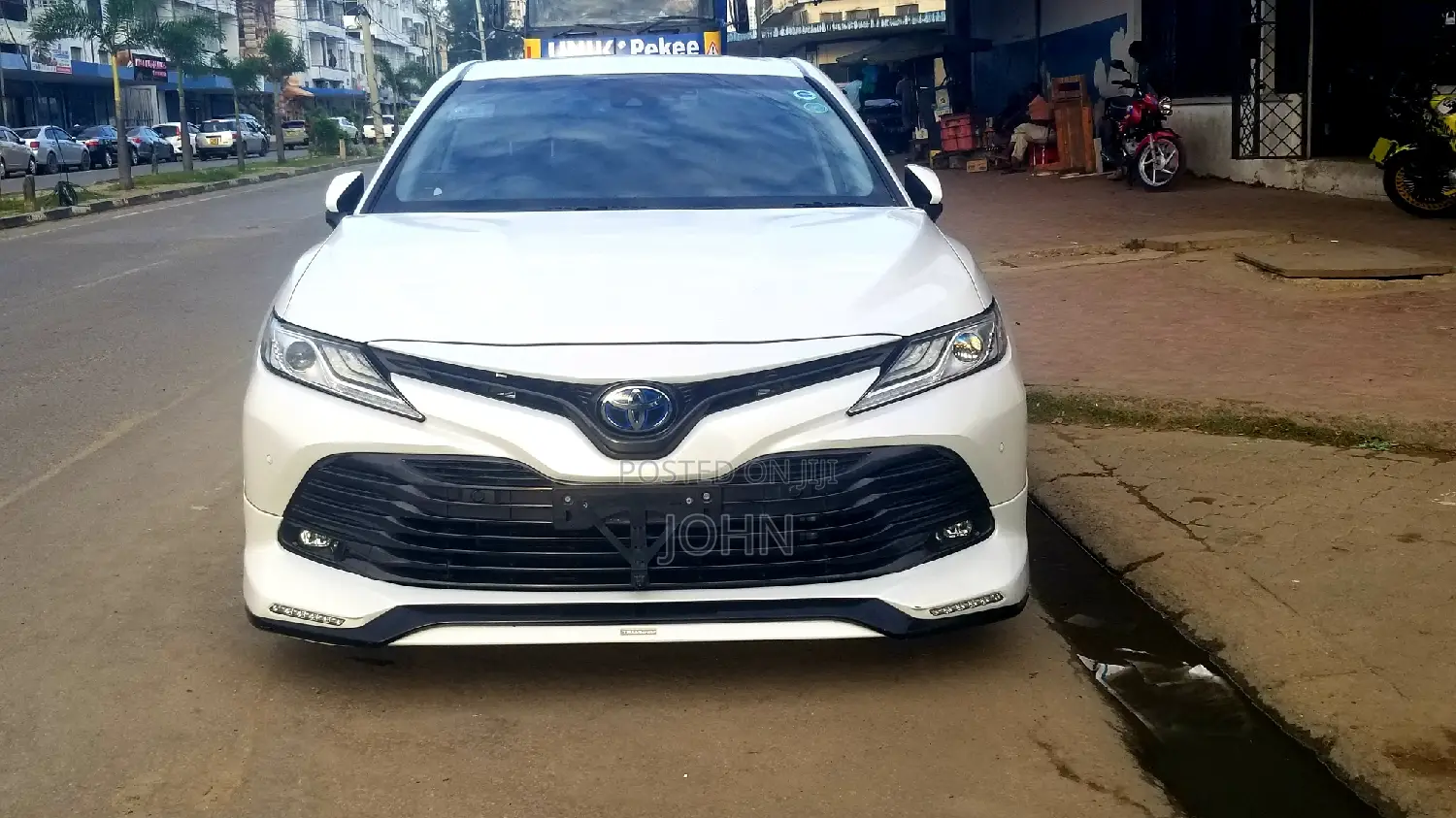 Toyota Camry 2018 White
