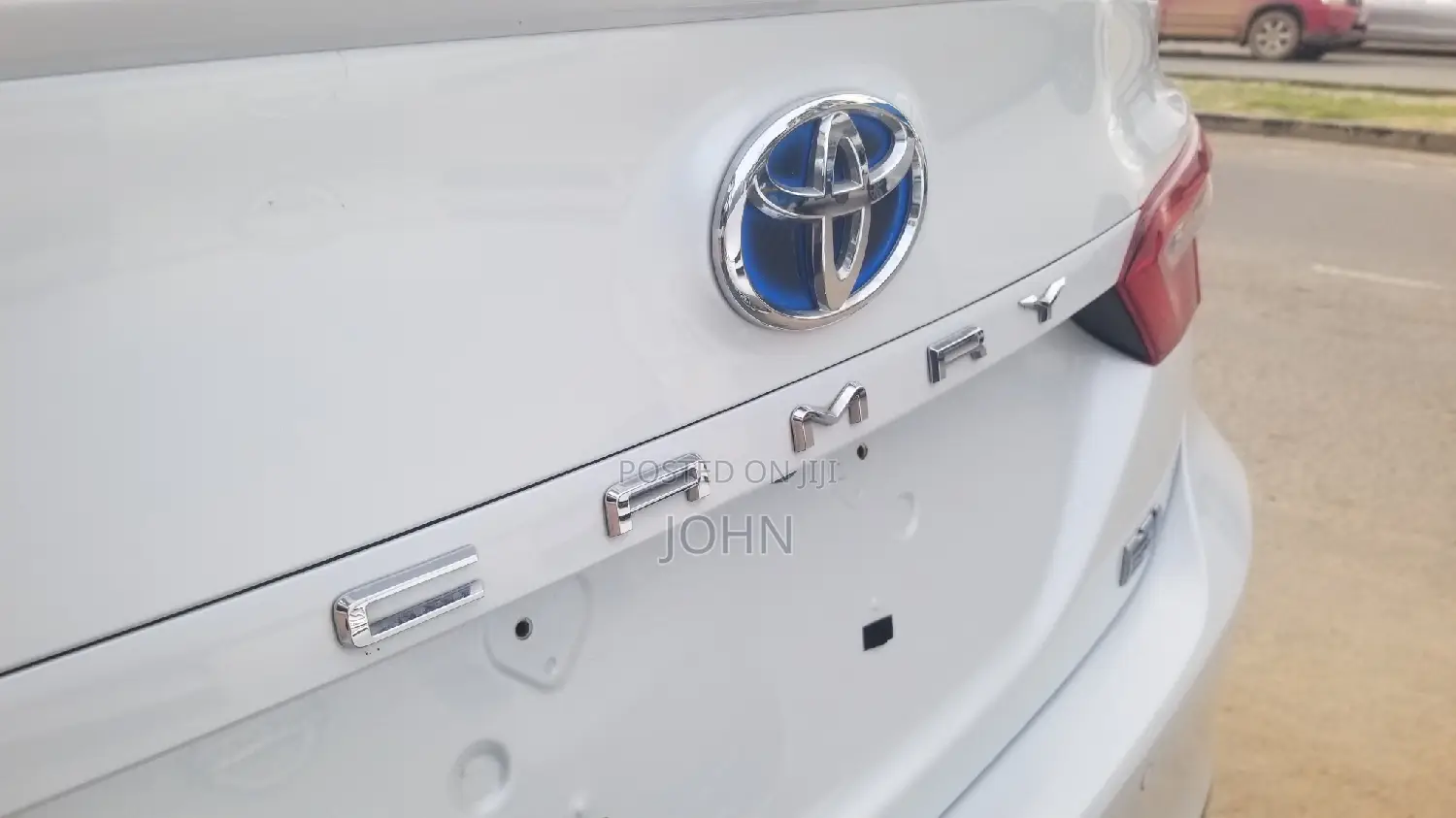 Toyota Camry 2018 White