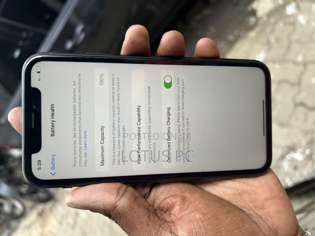 Apple XR 128 GB Black - thumbnail 3