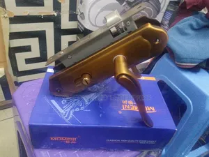 Moment Lock 2 Lever Gold