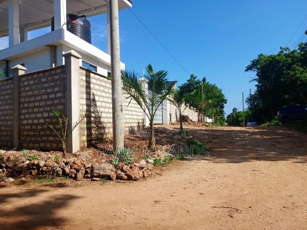 1 Acre on Sale Behind Manyatta Restaurant Diani - main view