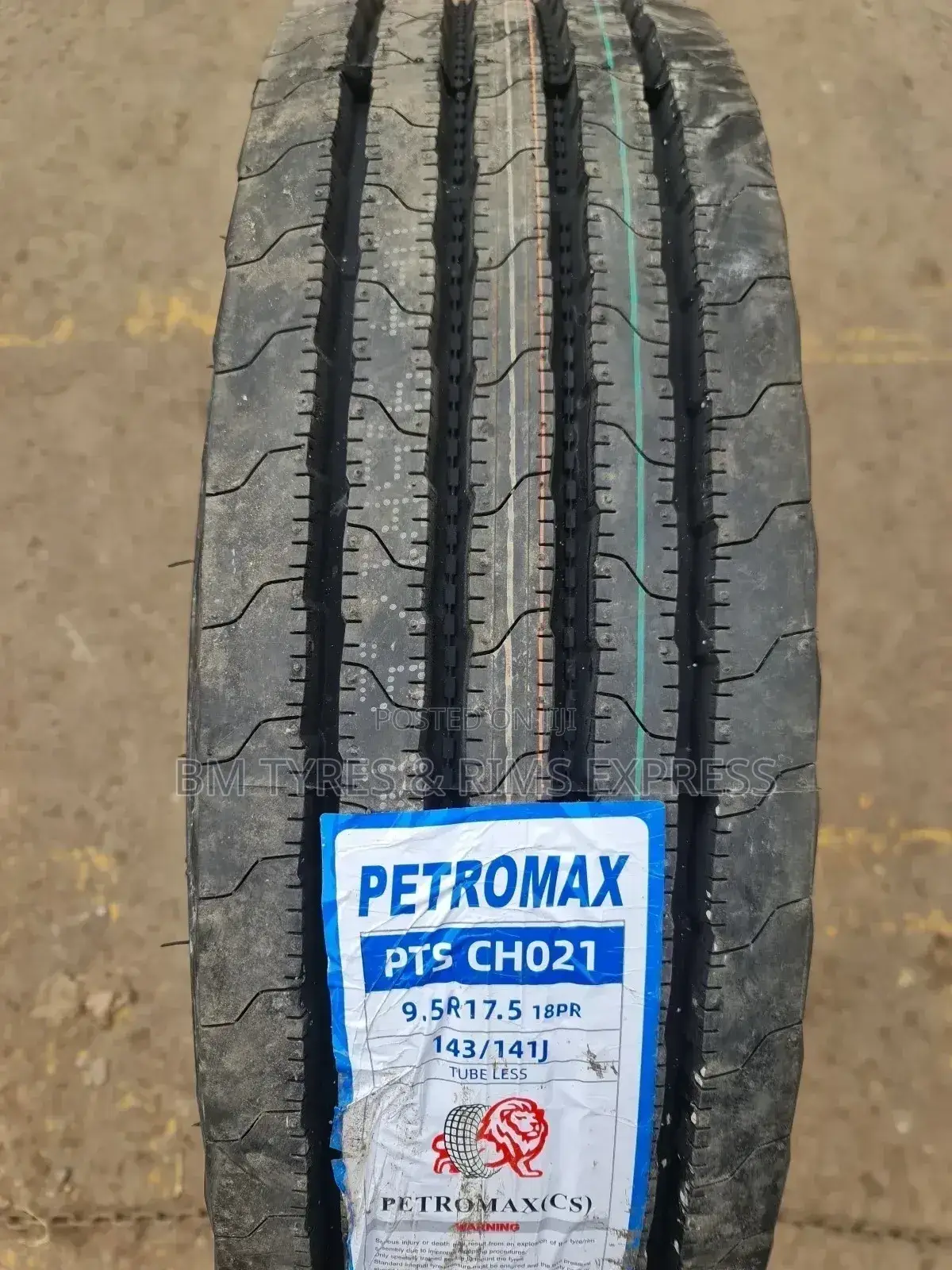 9.5r17.5 Petromax Tyres (Highway) Commercial.