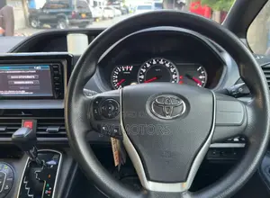 Toyota Noah 2016 Gray