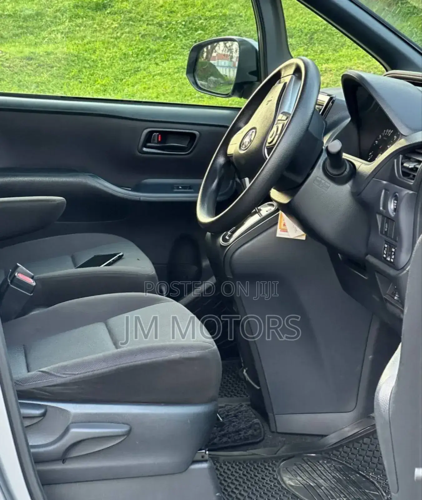 Toyota Noah 2016 Gray
