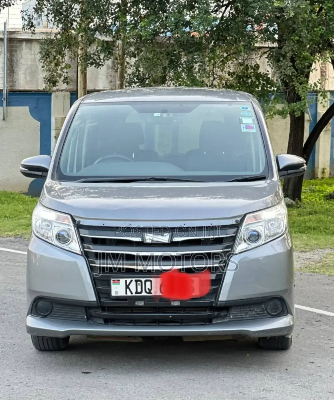 Toyota Noah 2016 Gray