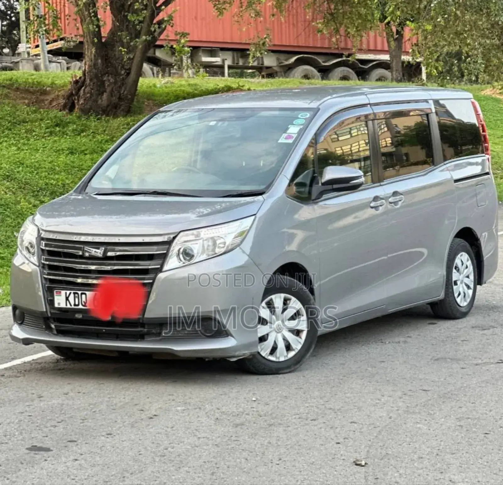 Toyota Noah 2016 Gray