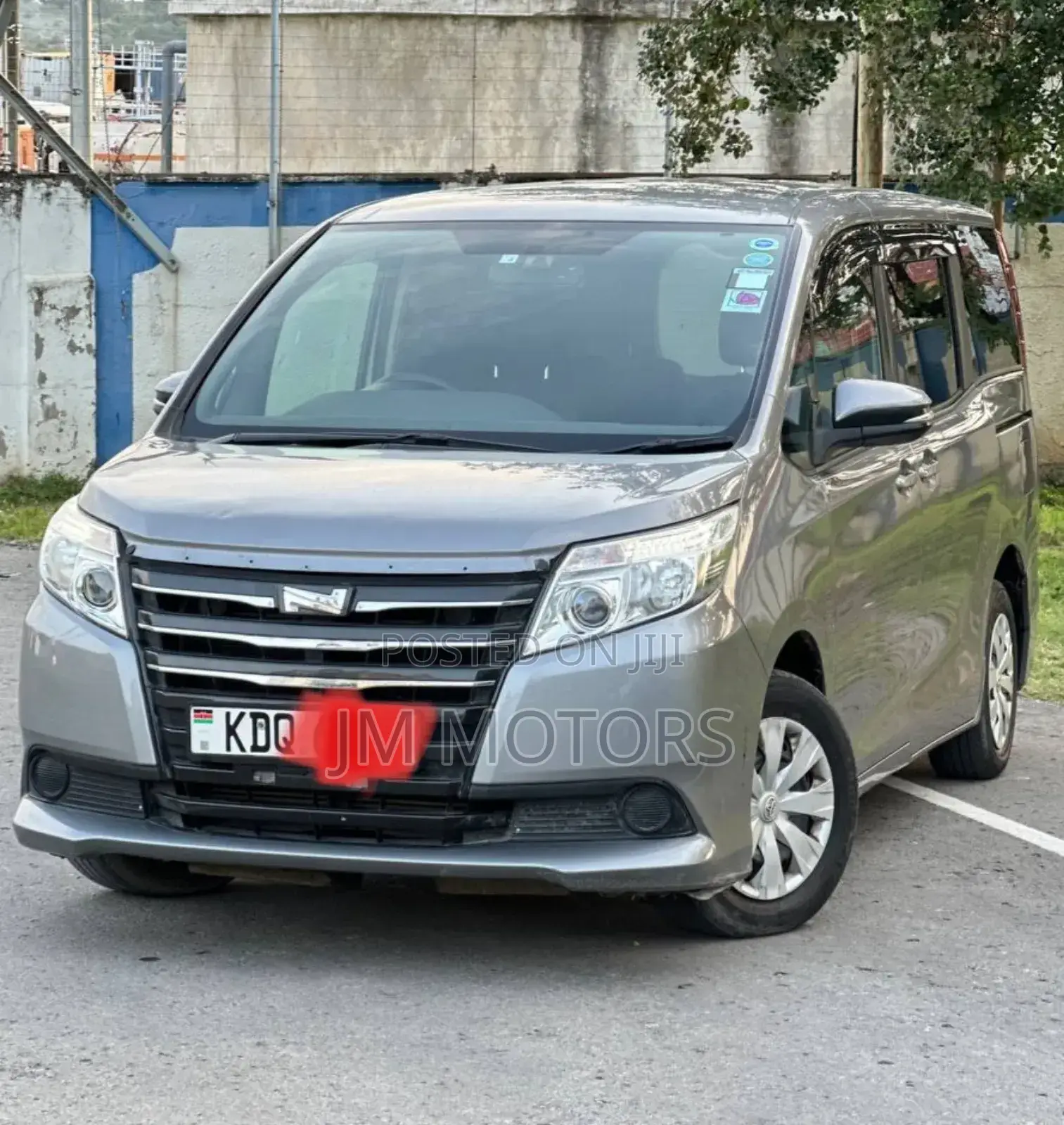 Toyota Noah 2016 Gray