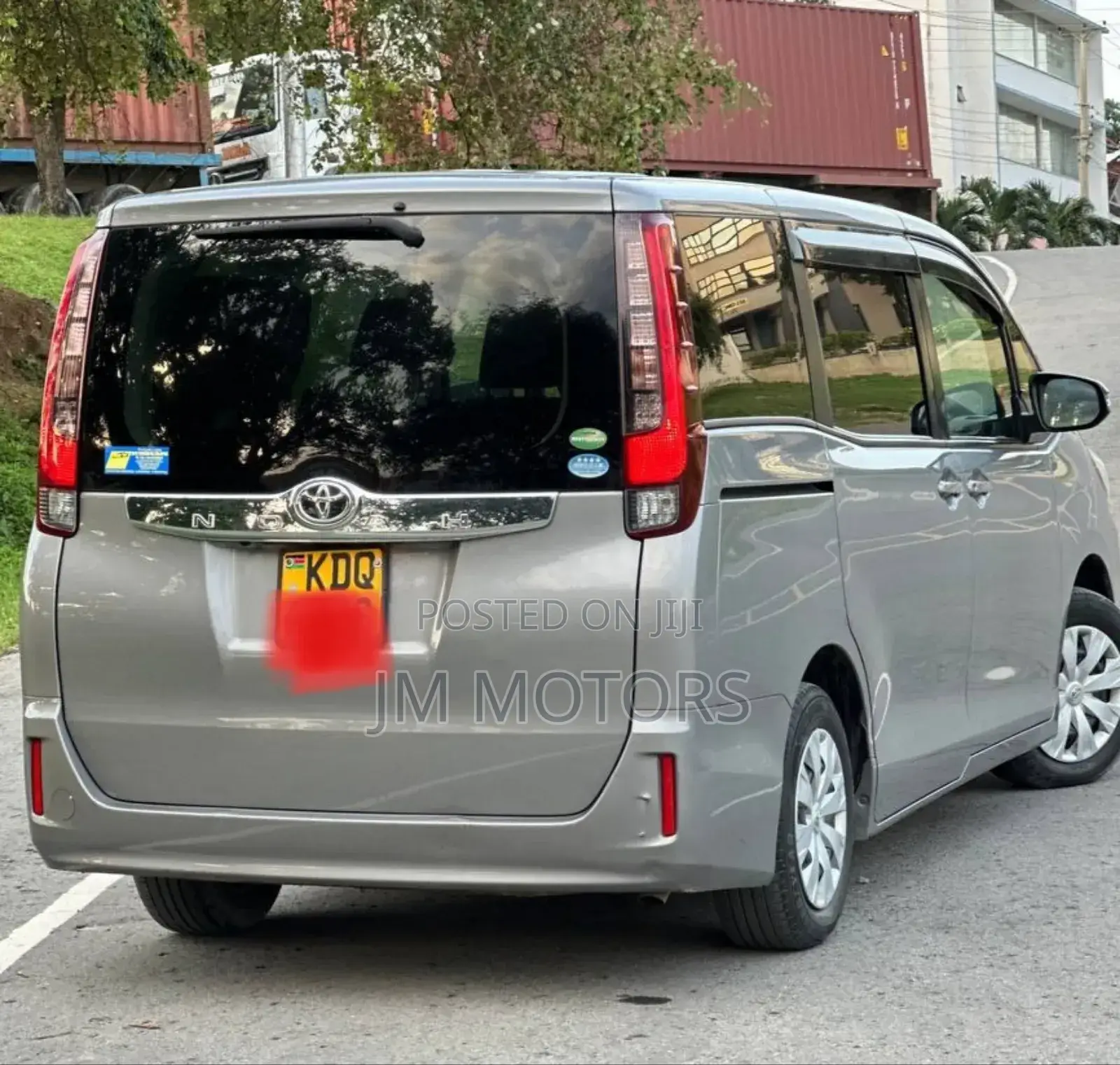 Toyota Noah 2016 Gray