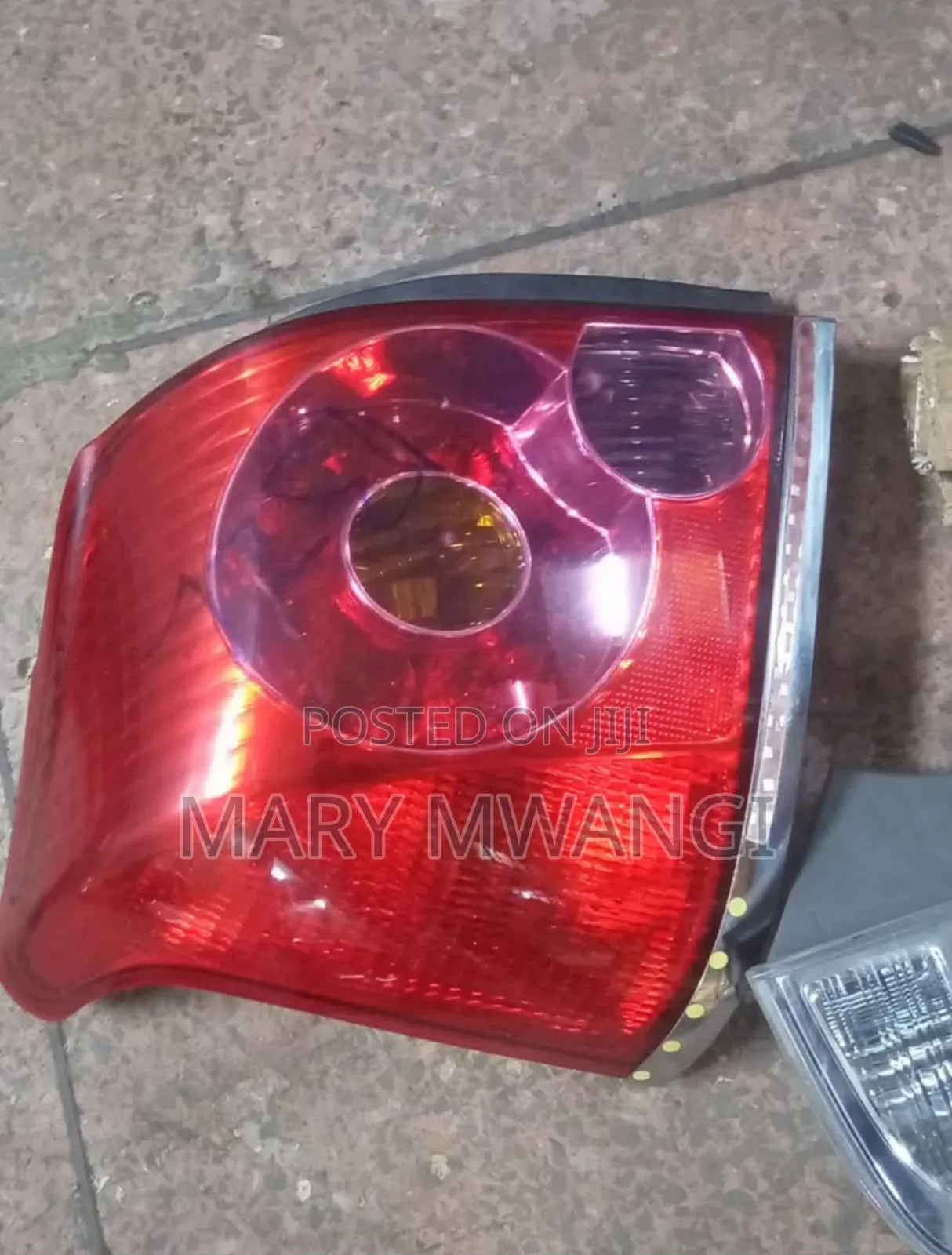 Toyota Avensis 2005 Taillight/Backlight/Rearlight Available