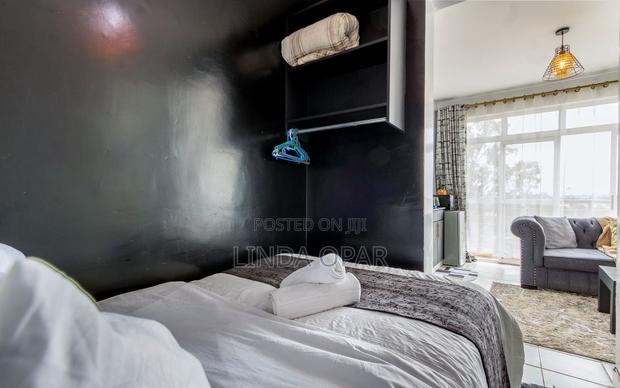 Classic Studio Airbnb Furnished Apartment - thumbnail 5