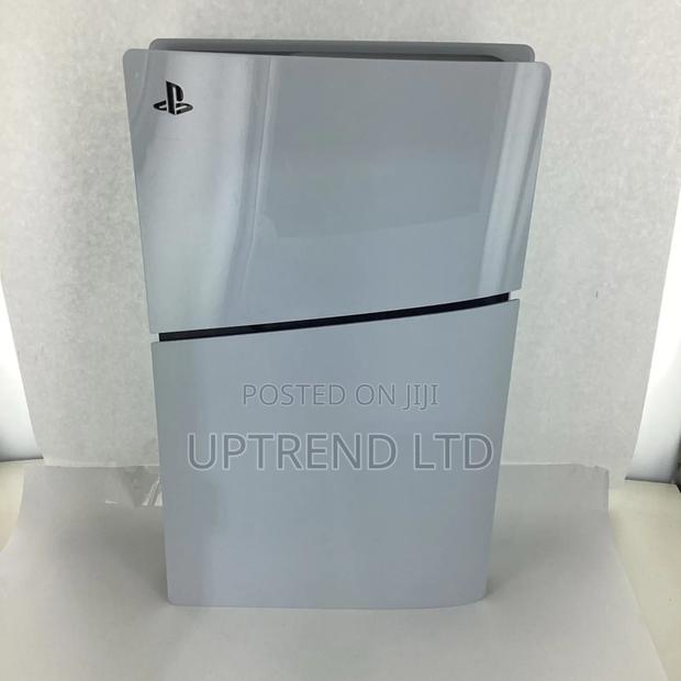 Digital Ps5 /Playstation Slim Used in Mint Condition - thumbnail 2