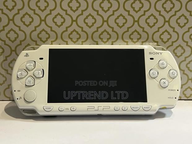 White Playstation P / PSP Chipped With Games - thumbnail 2
