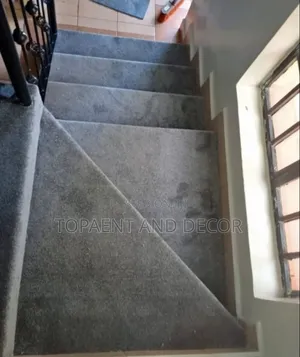 Neat Stairs Look With Fitted Wall to Wall Carpet
