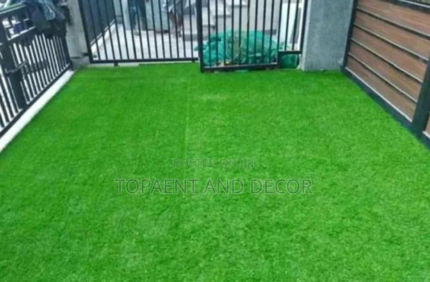 Neat Green Look With Artificial Grass Carpet