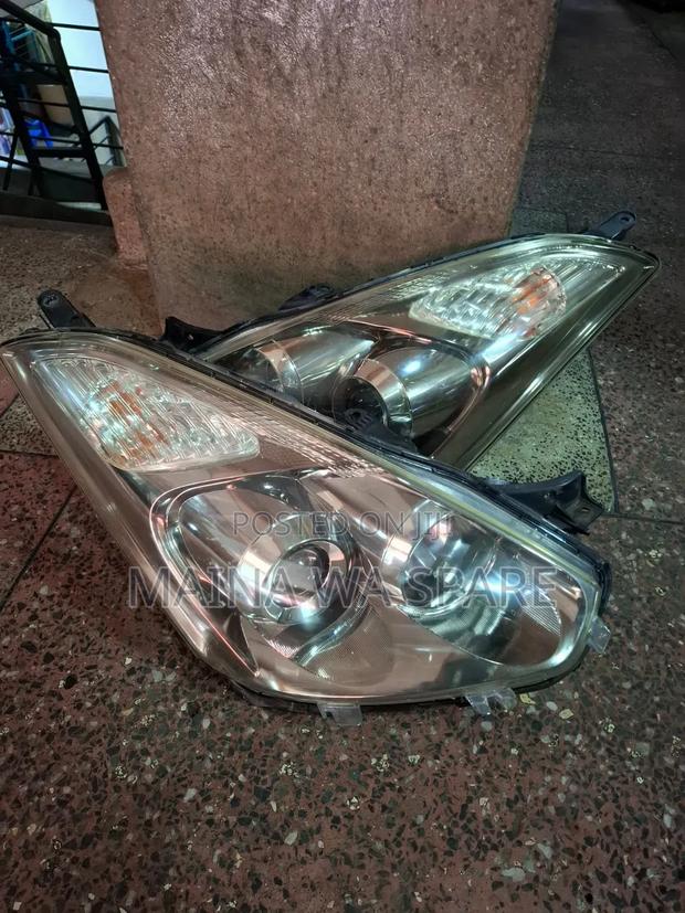 Toyota Wish 2005 Headlights