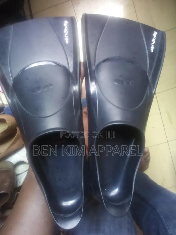 Swimming Short Fins/Paddles Gloss Black. Size 35/36 Used. Single User. - thumbnail 4