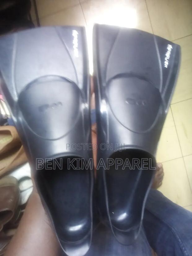 Swimming Short Fins/Paddles Gloss Black. Size 35/36 Used. Single User. - thumbnail 6