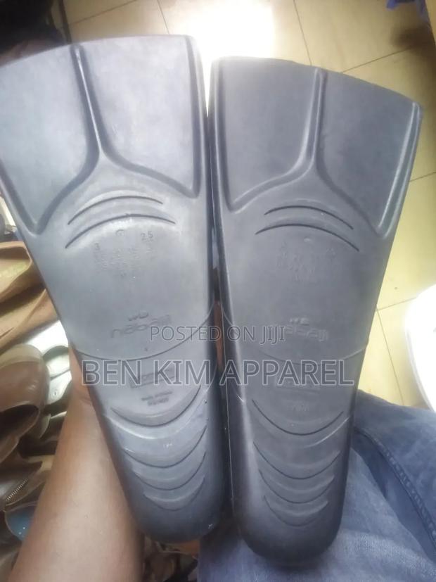 Swimming Short Fins/Paddles Gloss Black. Size 35/36 Used. Single User. - thumbnail 8