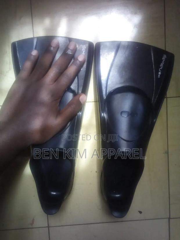 Swimming Short Fins/Paddles Gloss Black. Size 35/36 Used. Single User. - thumbnail 5