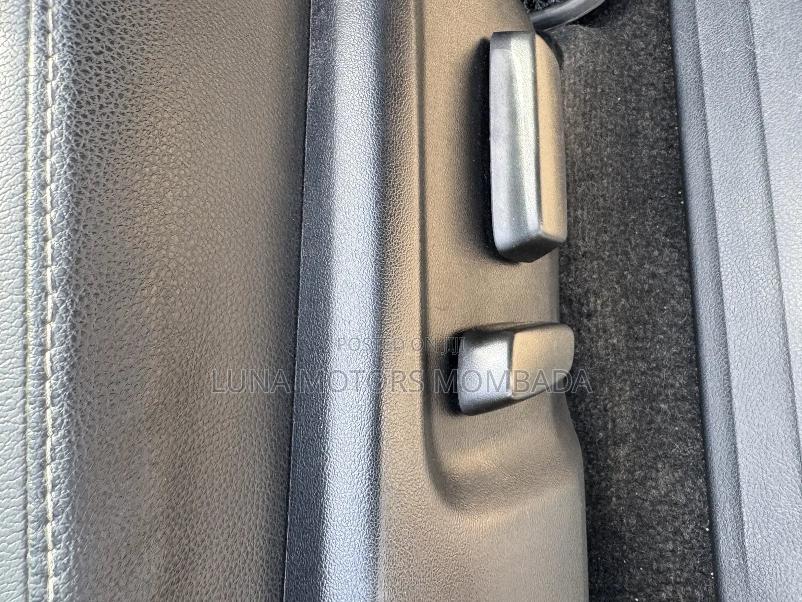 Toyota Hilux 2022 Gray