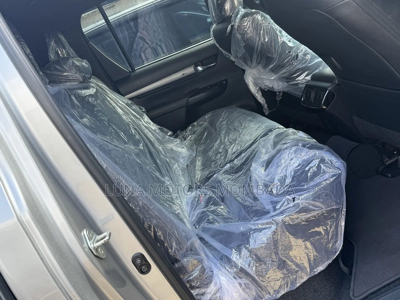 Toyota Hilux 2022 Gray