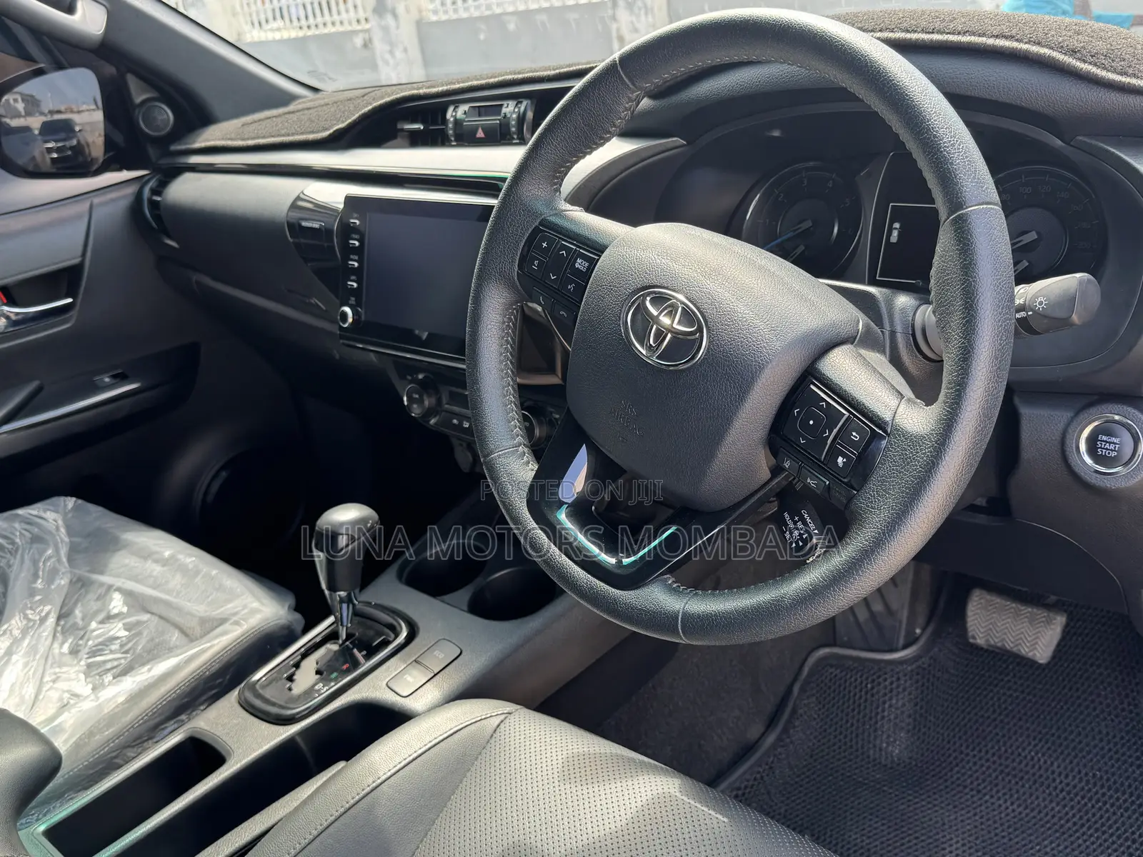Toyota Hilux 2022 Gray