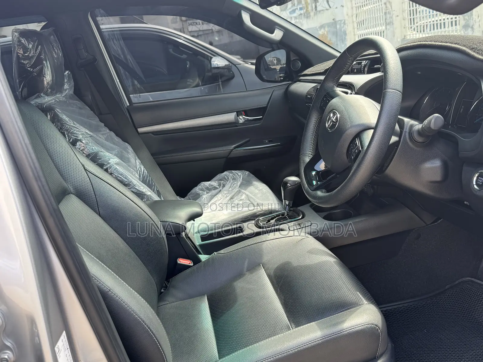 Toyota Hilux 2022 Gray