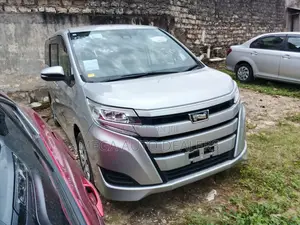 Toyota Noah 2019 Silver