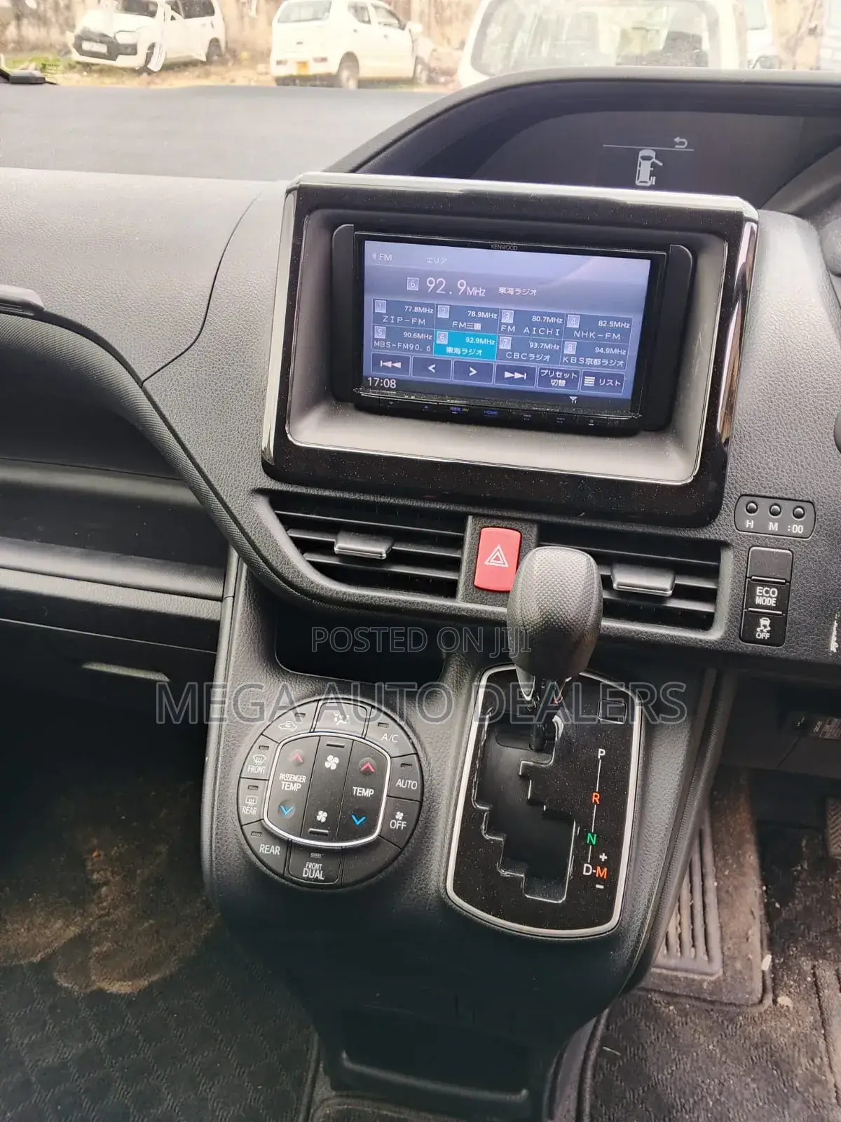 Toyota Noah 2019 Silver