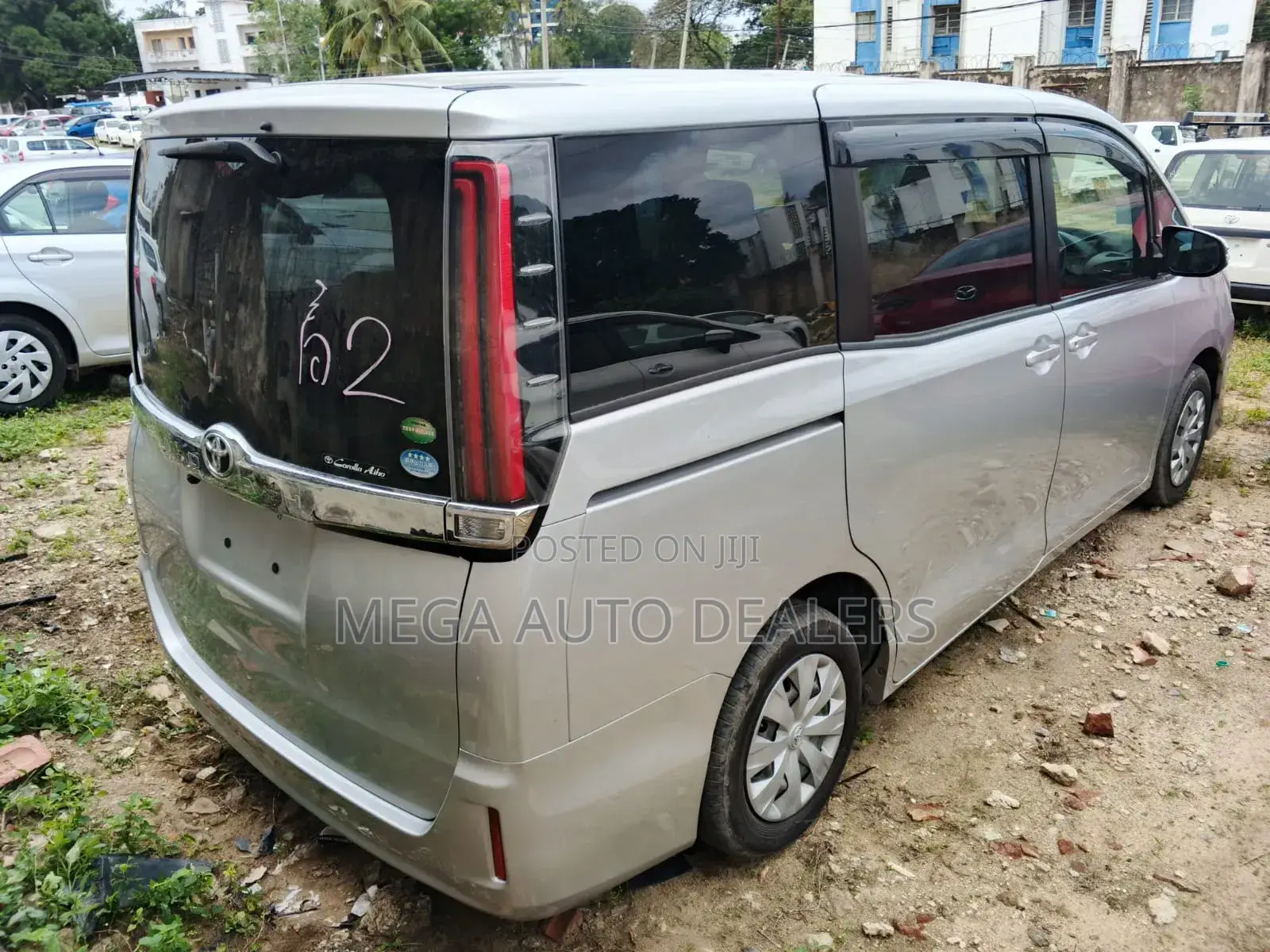 Toyota Noah 2019 Silver