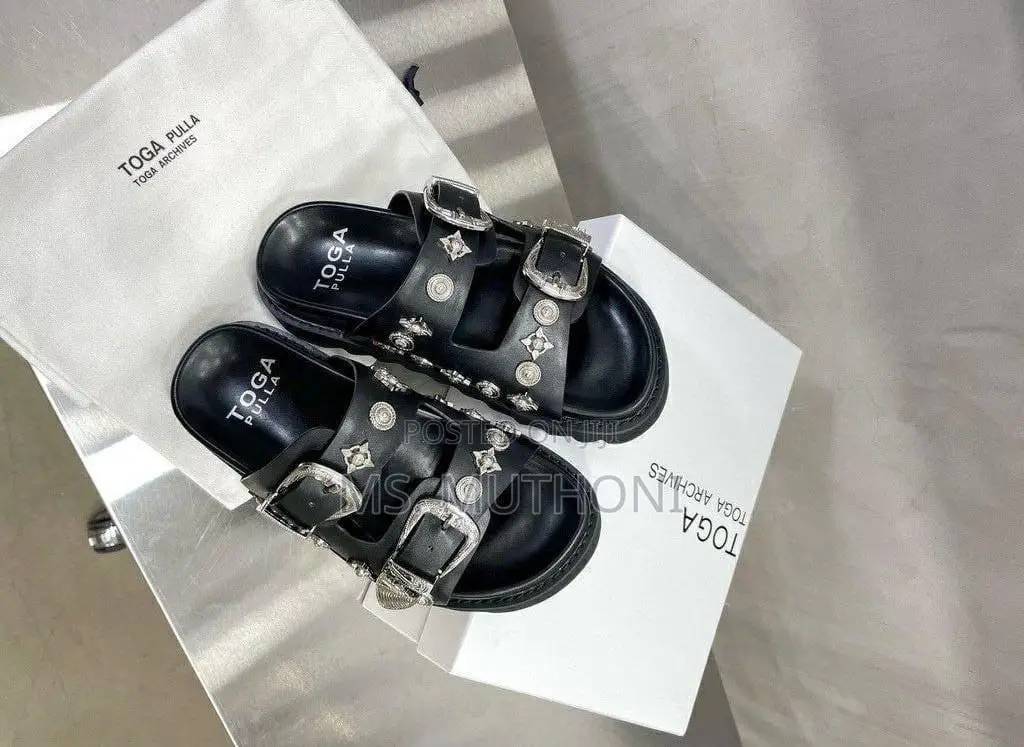 Toga Pulla Slides (Size 40-45)