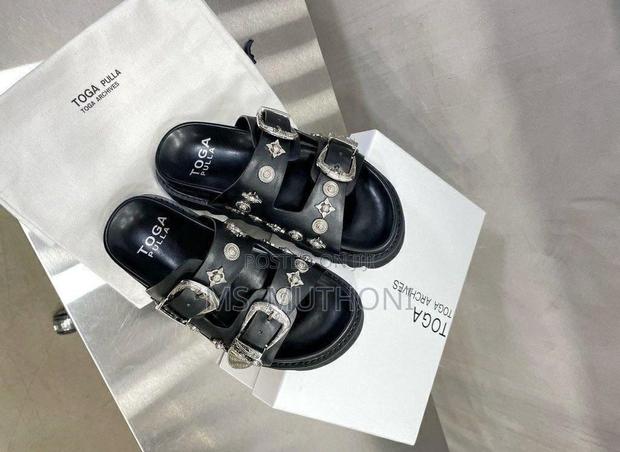 Toga Pulla Slides (Size 40-45) - thumbnail 2