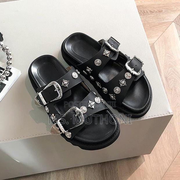 Toga Pulla Slides (Size 40-45) - thumbnail 4