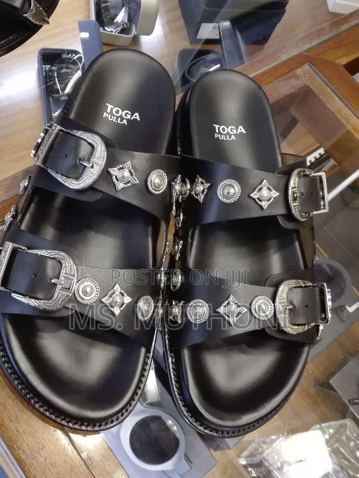 Toga Pulla Slides (Size 40-45)