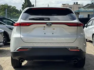 Toyota Harrier 2.0 2020 White