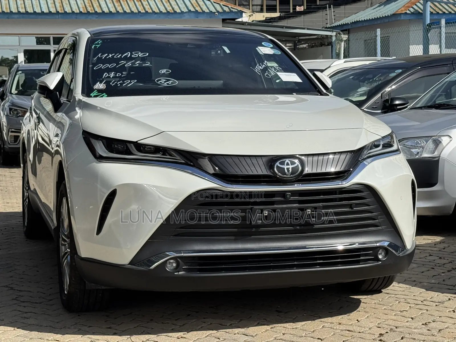 Toyota Harrier 2.0 2020 White