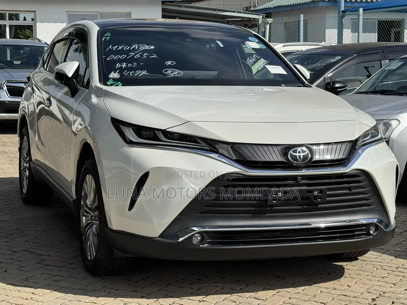 Toyota Harrier 2.0 2020 White